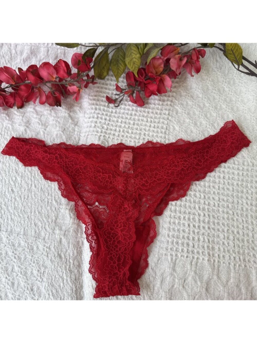 VICTORIA'S SECRET L DREAM ANGELS RED LACE WIDE STRING THONG PANTIES NWT